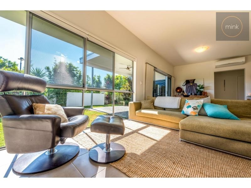 1/8 Holloway Street, BRIGHTWATER, Mountain Creek QLD 4557