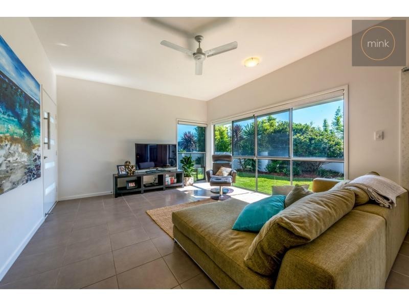 1/8 Holloway Street, BRIGHTWATER, Mountain Creek QLD 4557