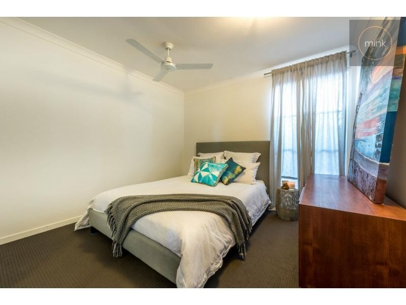 1/8 Holloway Street, BRIGHTWATER, Mountain Creek QLD 4557