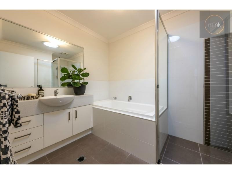 1/8 Holloway Street, BRIGHTWATER, Mountain Creek QLD 4557