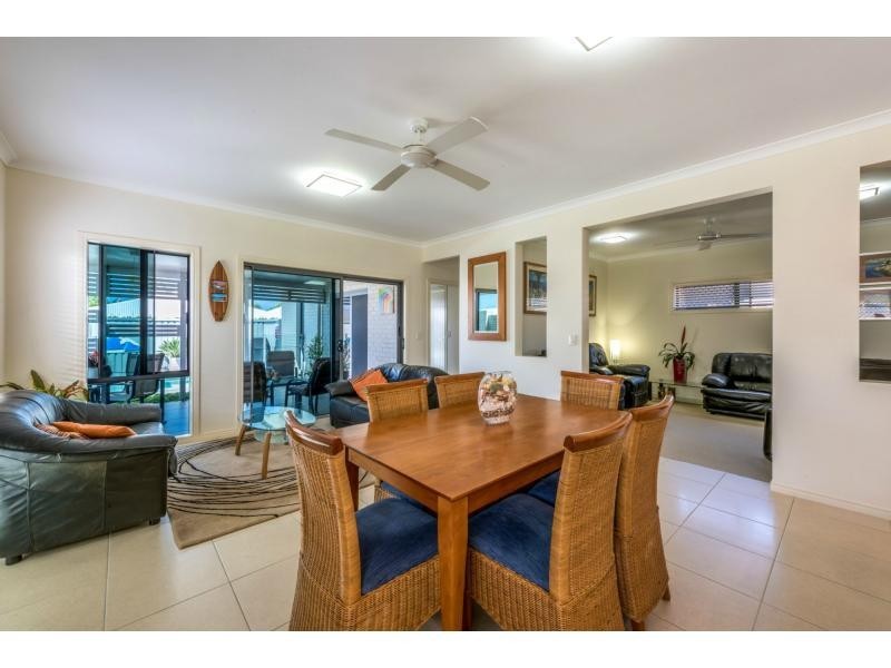 6 Riflebird Place, Brightwater, Mountain Creek QLD 4557
