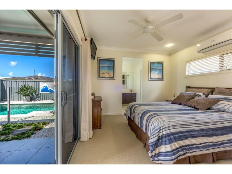 6 Riflebird Place, Brightwater, Mountain Creek QLD 4557