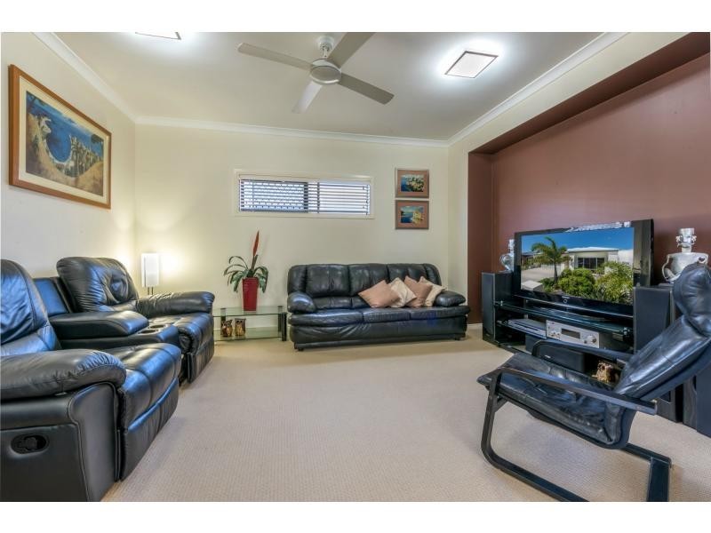 6 Riflebird Place, Brightwater, Mountain Creek QLD 4557