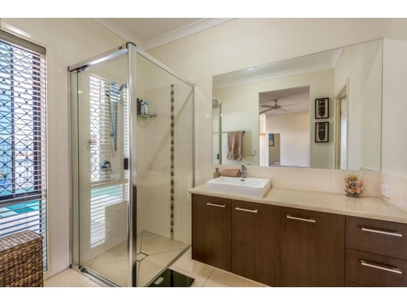 6 Riflebird Place, Brightwater, Mountain Creek QLD 4557