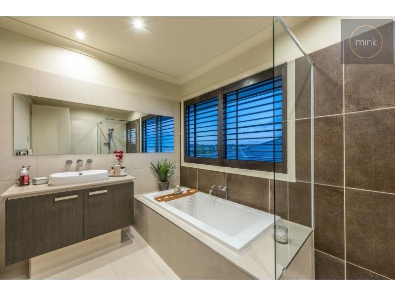 5 Yellow Fin Circuit, BRIGHTWATER, Mountain Creek QLD 4557