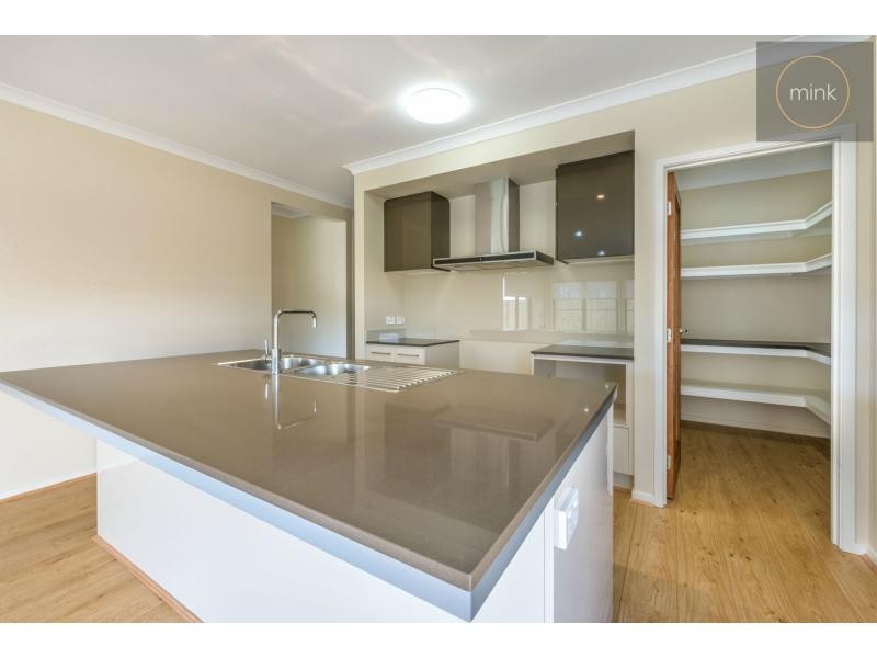 32 Petrel Crescent, Brightwater, Mountain Creek QLD 4557