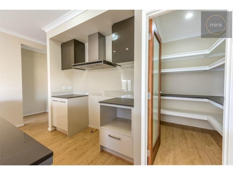 32 Petrel Crescent, Brightwater, Mountain Creek QLD 4557