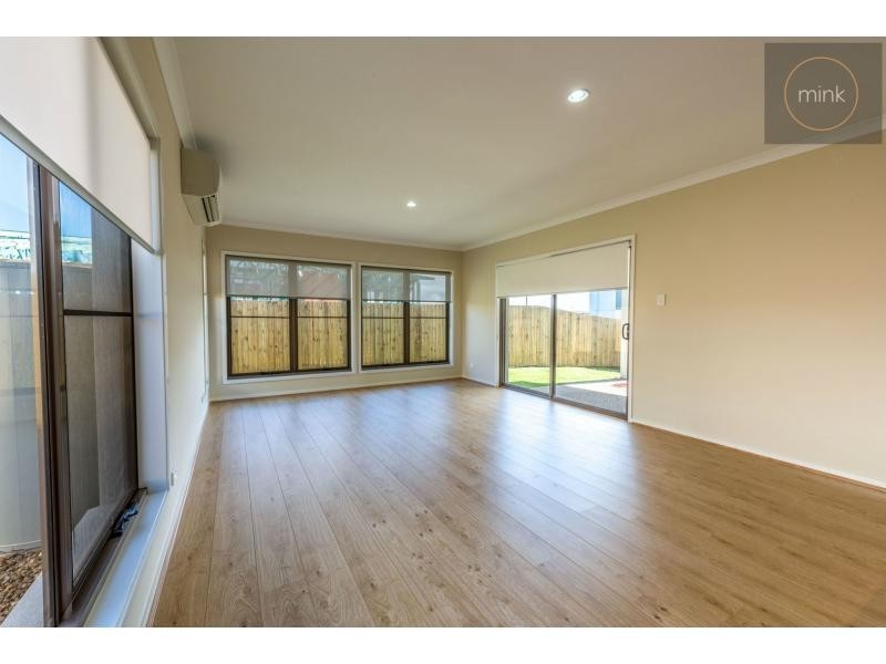 32 Petrel Crescent, Brightwater, Mountain Creek QLD 4557