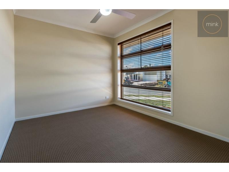 32 Petrel Crescent, Brightwater, Mountain Creek QLD 4557