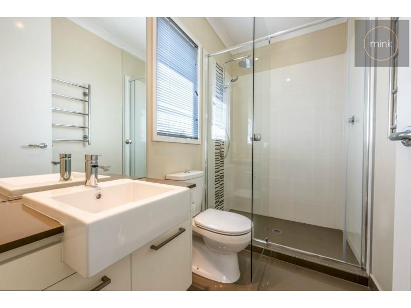 32 Petrel Crescent, Brightwater, Mountain Creek QLD 4557