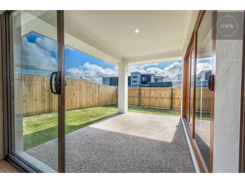 32 Petrel Crescent, Brightwater, Mountain Creek QLD 4557