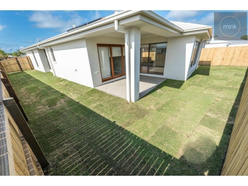 32 Petrel Crescent, Brightwater, Mountain Creek QLD 4557