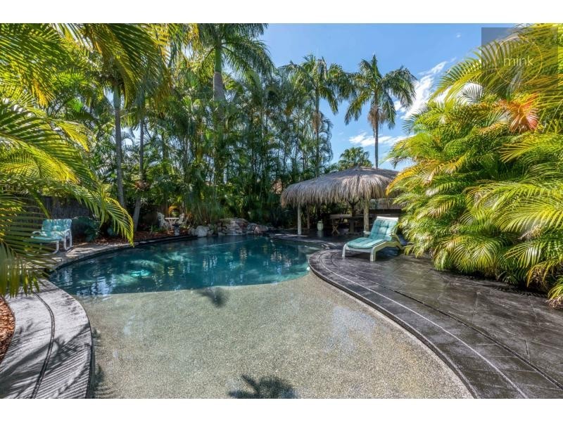 31 CANDLEWOOD Close, Mooloolaba QLD 4557