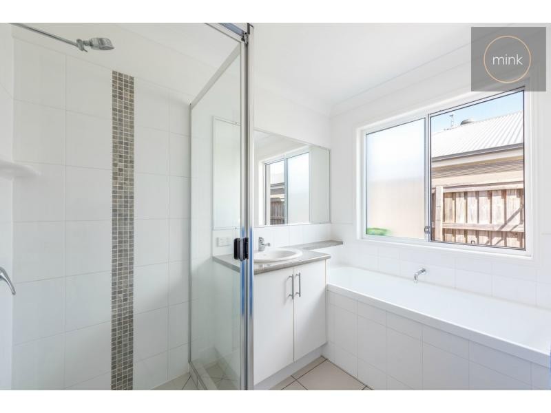 37 MYRTLE Place, Brightwater, Mountain Creek QLD 4557