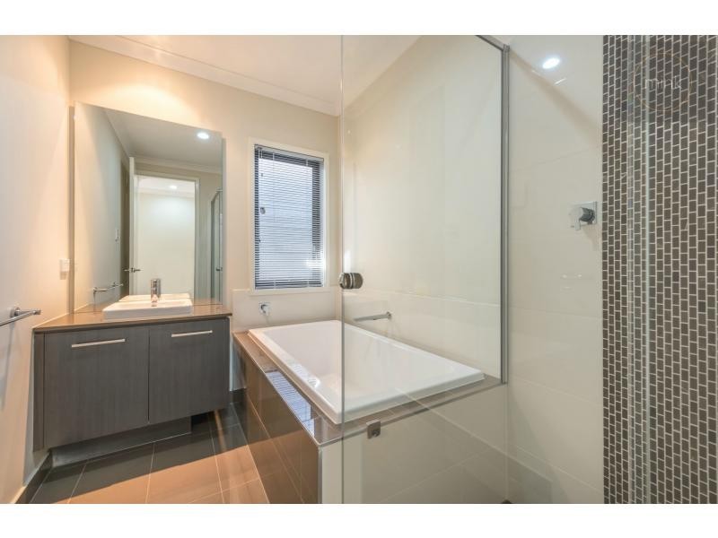7 MINT Street, BELLS REACH, Caloundra West QLD 4551