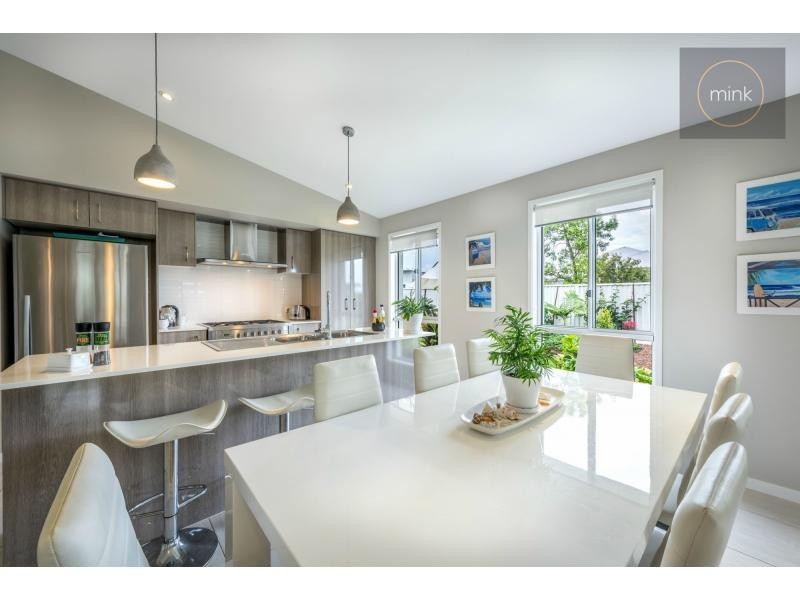 16 AZURE Street, BELLS REACH, Caloundra West QLD 4551