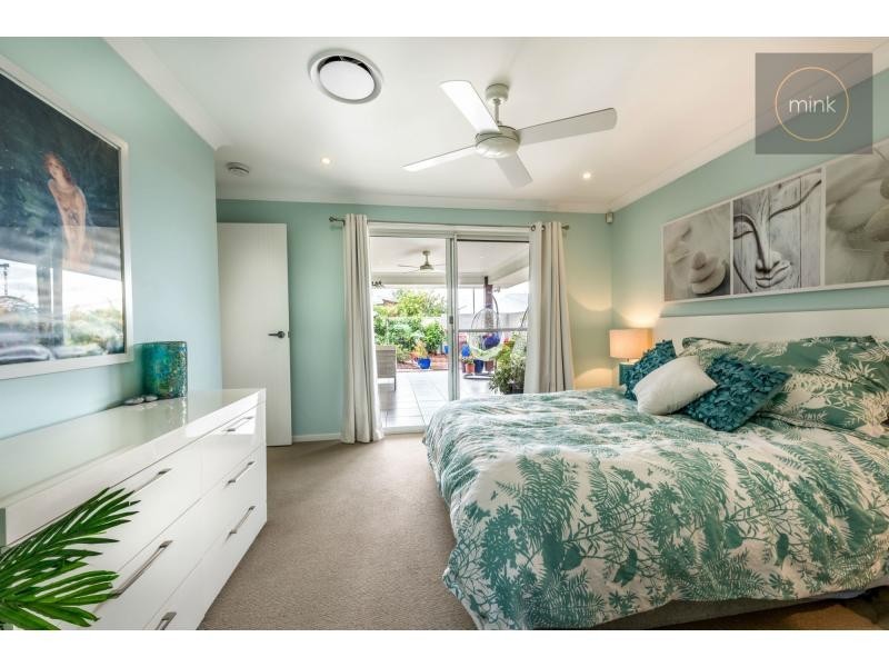 16 AZURE Street, BELLS REACH, Caloundra West QLD 4551