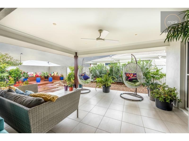 16 AZURE Street, BELLS REACH, Caloundra West QLD 4551