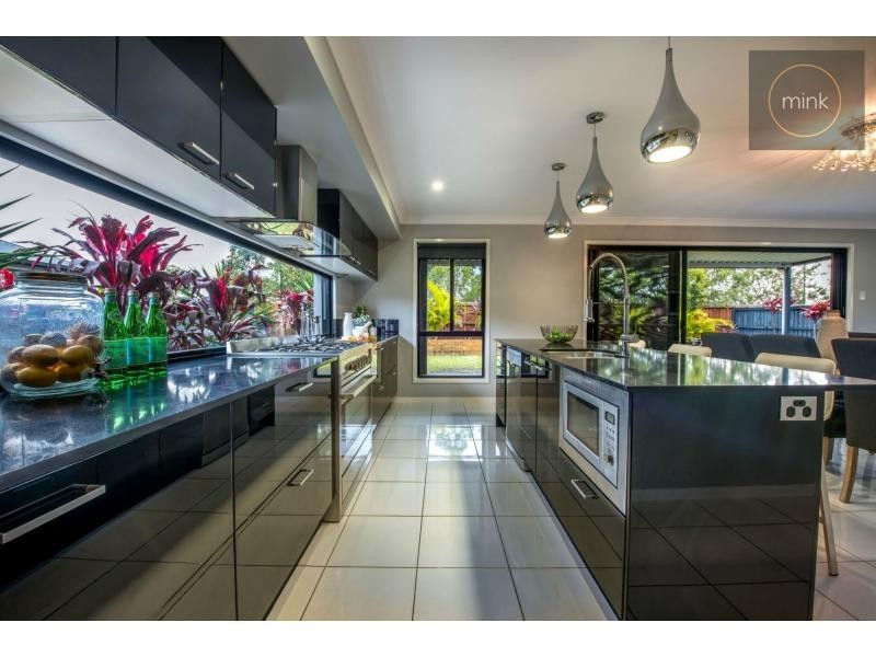 9 LAMATIA Drive, BRIGHTWATER, Mountain Creek QLD 4557