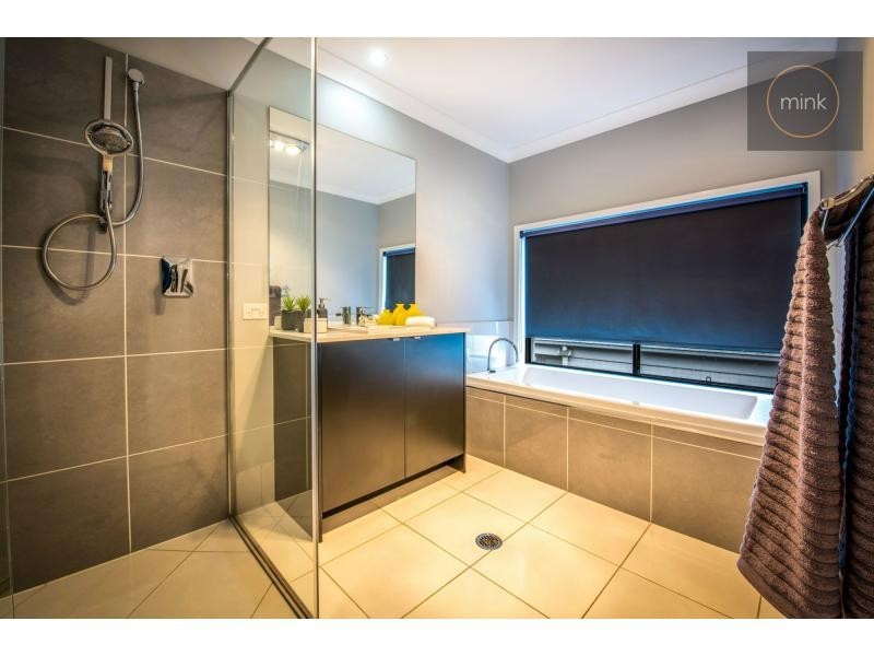 9 LAMATIA Drive, BRIGHTWATER, Mountain Creek QLD 4557