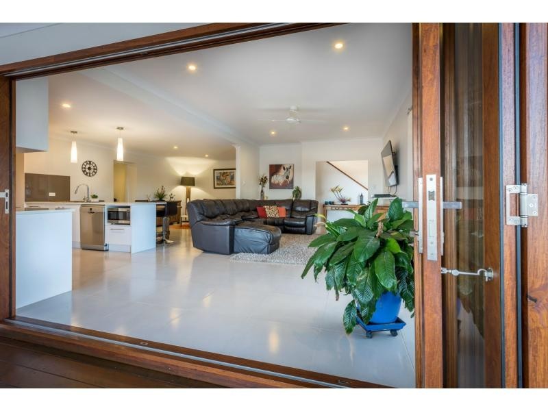 1 WARRINA Court, Mooloolaba QLD 4557