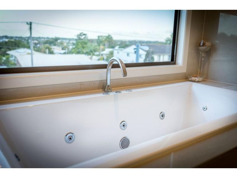 1 WARRINA Court, Mooloolaba QLD 4557