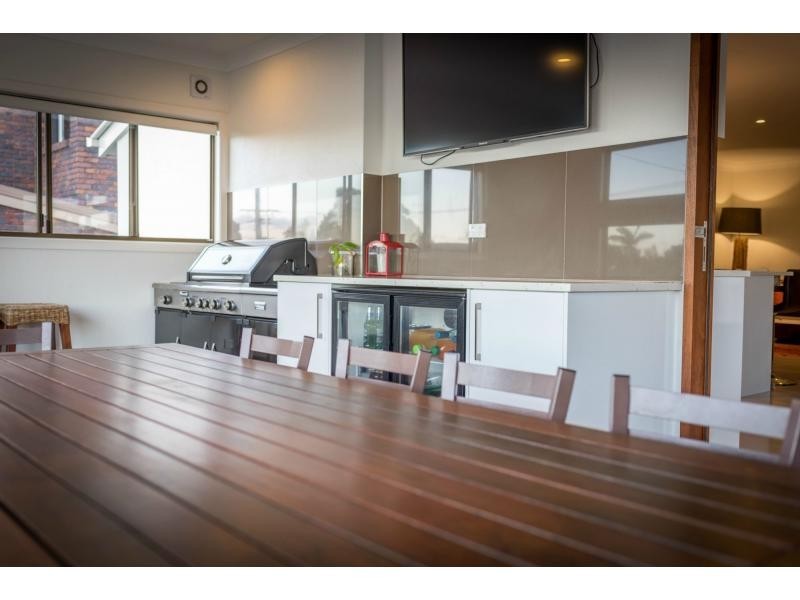 1 WARRINA Court, Mooloolaba QLD 4557