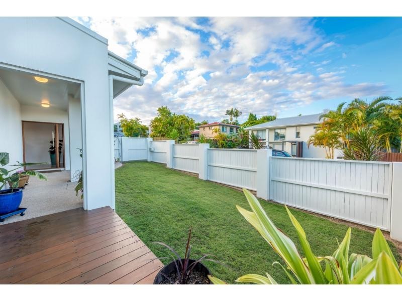 1 WARRINA Court, Mooloolaba QLD 4557