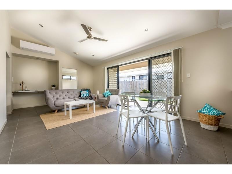20 SAPPHIRE Street, BELLS REACH, Caloundra West QLD 4551