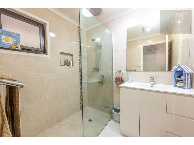 184/2 MELODY Court, Warana QLD 4575