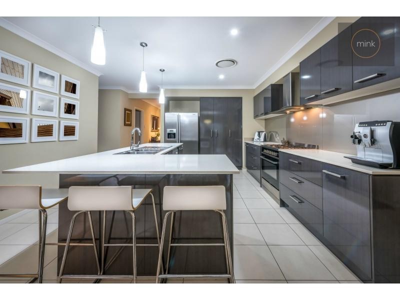7 Parrot Place, BRIGHTWATER, Mountain Creek QLD 4557