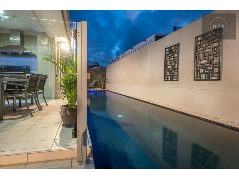 7 Parrot Place, BRIGHTWATER, Mountain Creek QLD 4557