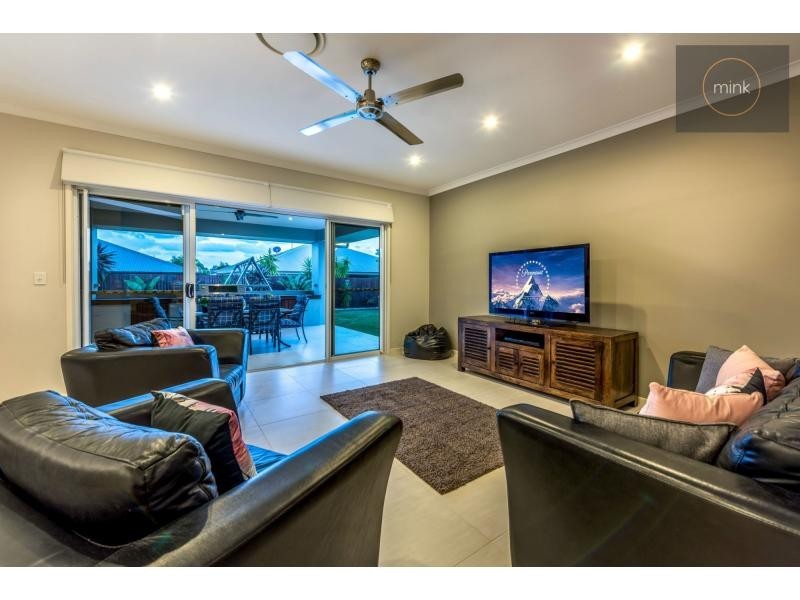 5 Myrtus Street, BRIGHTWATER, Mountain Creek QLD 4557