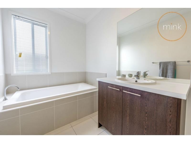 22 Coral Crescent, BELLS REACH, Caloundra West QLD 4551