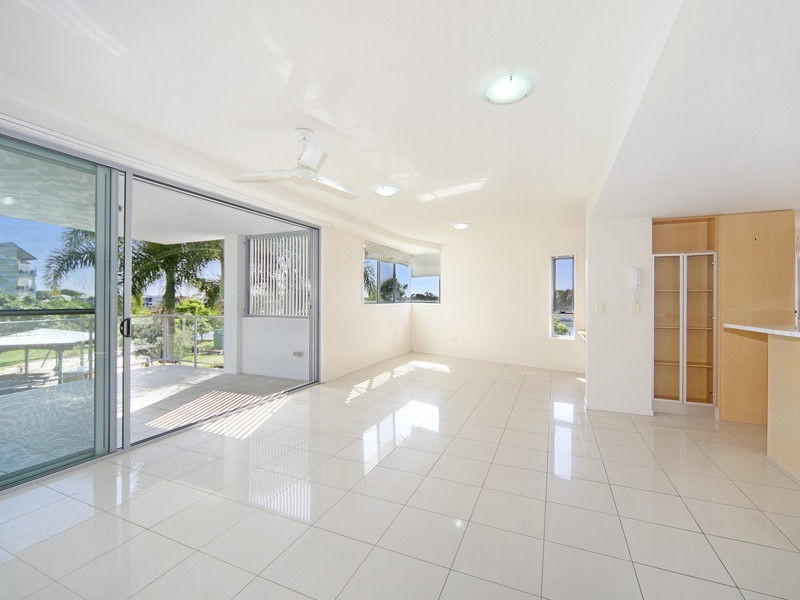 18/51 Grand Parade, Kawana Island QLD 4575