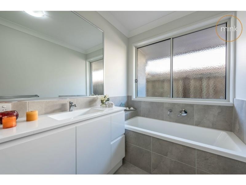 4 Banks Crescent, AURA, Caloundra West QLD 4551