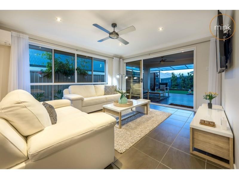 10 Tarwhine Place, BRIGHTWATER, Mountain Creek QLD 4557