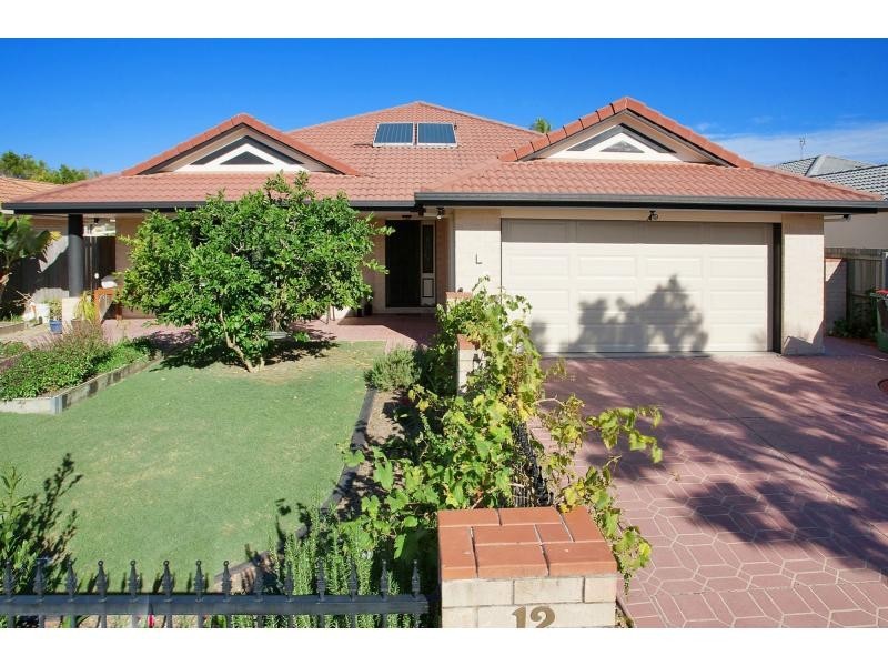 12 Lang Street, Pelican Waters QLD 4551
