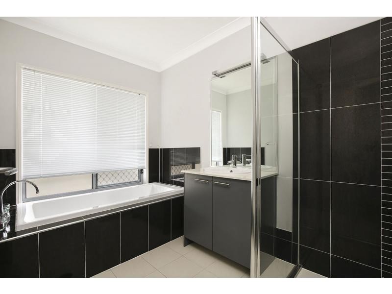 25 Pumicestone Way, Mountain Creek QLD 4557