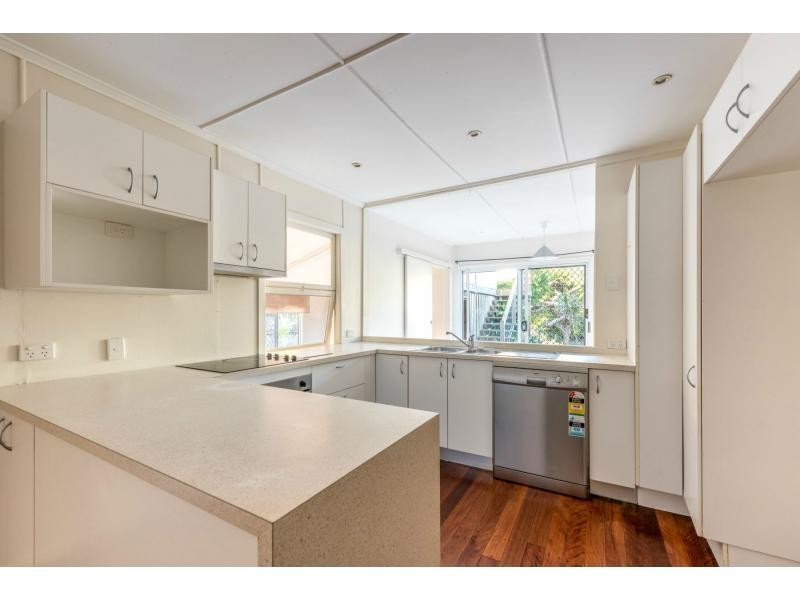 27 Taylor Avenue, Golden Beach QLD 4551