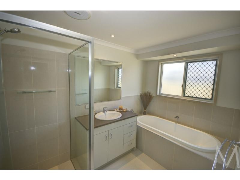 25 LARK CIRCUIT, BRIGHTWATER, Mountain Creek QLD 4557