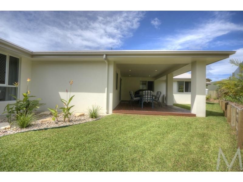25 LARK CIRCUIT, BRIGHTWATER, Mountain Creek QLD 4557