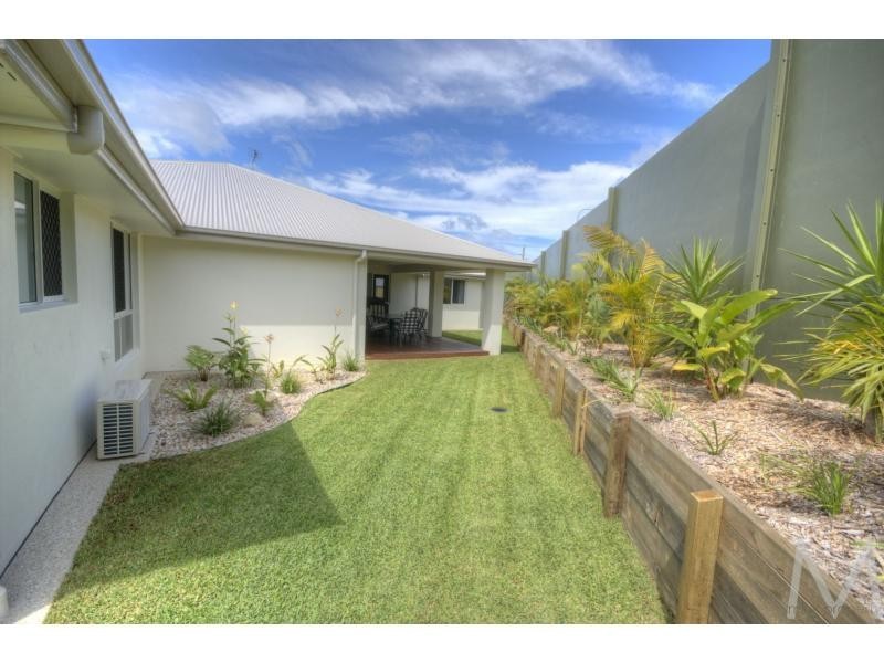 25 LARK CIRCUIT, BRIGHTWATER, Mountain Creek QLD 4557