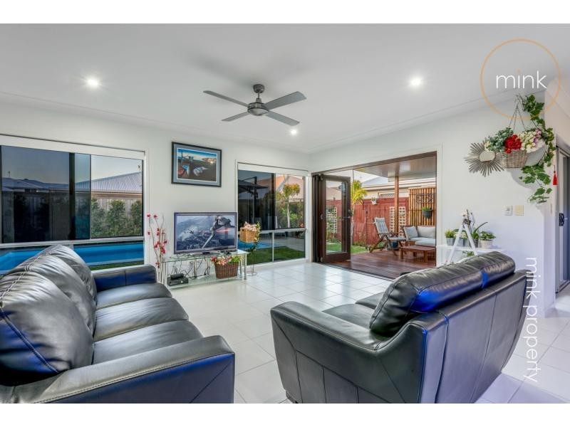 8 Yucca Court, Brightwater, Mountain Creek QLD 4557