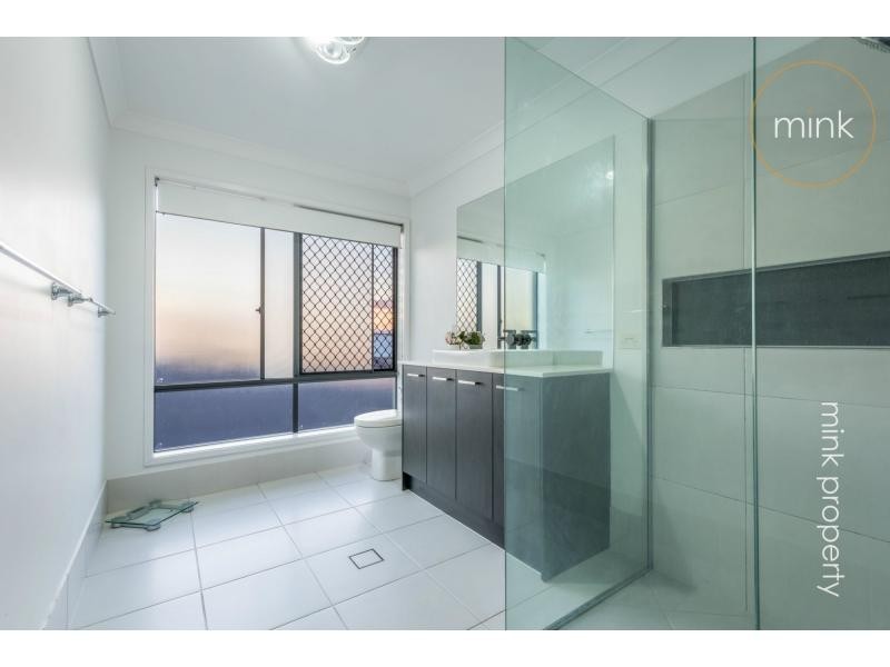8 Yucca Court, Brightwater, Mountain Creek QLD 4557