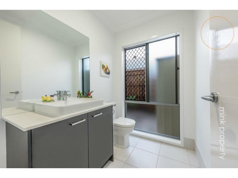 8 Yucca Court, Brightwater, Mountain Creek QLD 4557