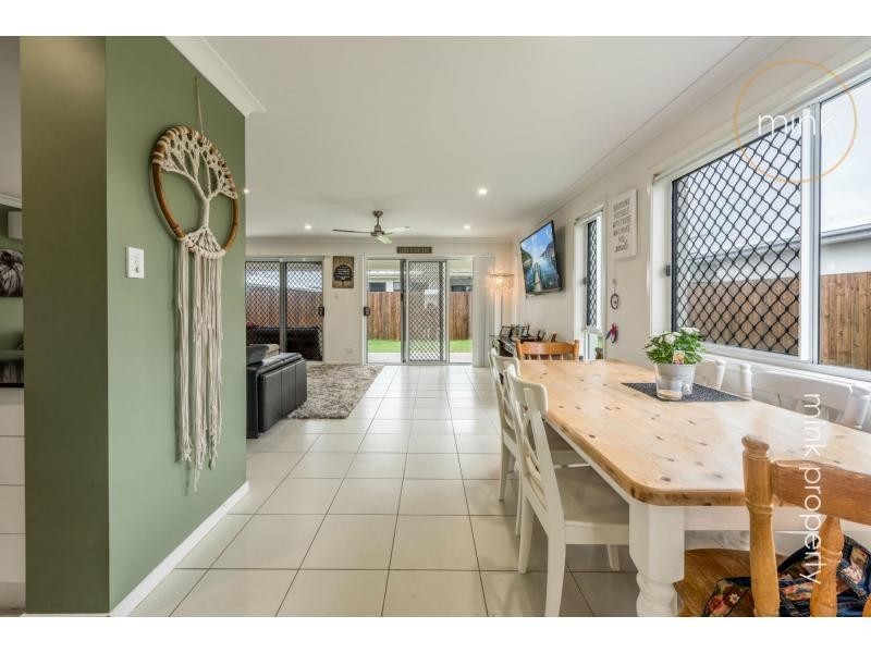 44 Petrel Crescent, Brightwater, Mountain Creek QLD 4557