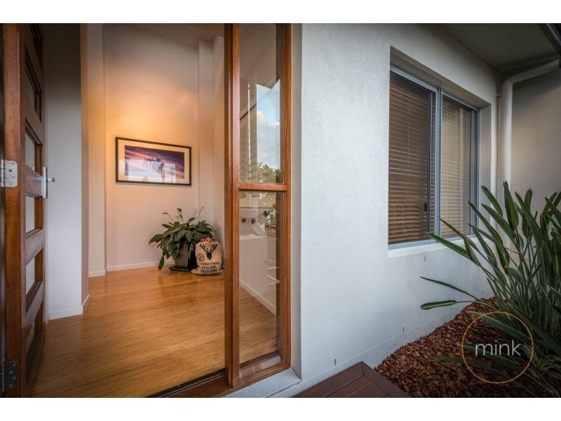 1 Riflebird Place, Brightwater, Mountain Creek QLD 4557