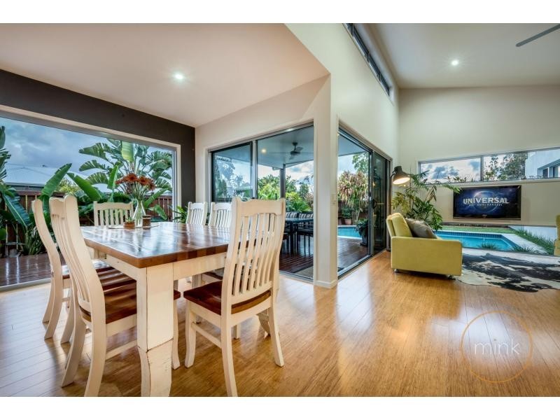 1 Riflebird Place, Brightwater, Mountain Creek QLD 4557