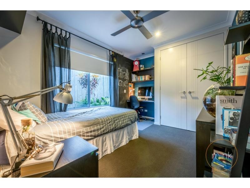 1 Riflebird Place, Brightwater, Mountain Creek QLD 4557